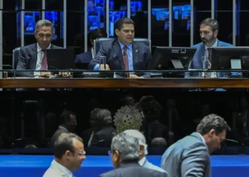 senado-aprova-mudancas-na-lei-da-ficha-limpa-e-projeto-segue-para-sancao-de-lula