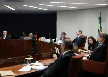 stf-retoma-julgamento-de-bolsonaro-com-foco-na-defesa-e-expectativa-por-votacao