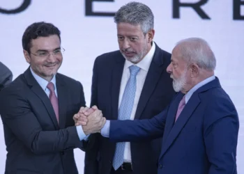 ministros-de-ub/pp-podem-ficar-com-lula-conforme-pesquisas