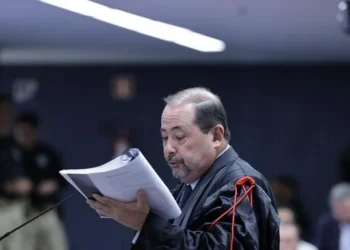 defesa-de-bolsonaro-e-destaque-no-2°-dia-de-julgamento-da-trama-golpista