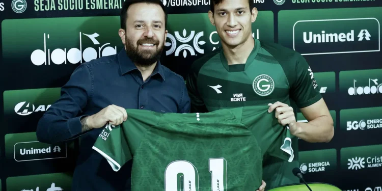 brayann-e-apresentado-e-celebra-“oportunidade-da-vida”-no-goias