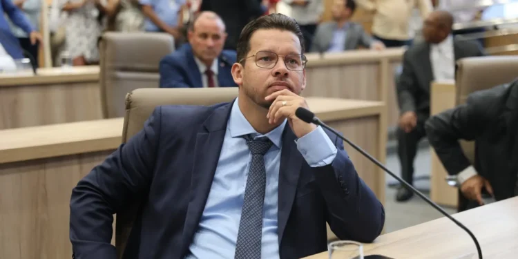 vereador-de-aparecida,-felipe-cortez,-anuncia-saida-do-pl