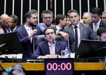 direita-se-reorganiza-apos-inicio-do-julgamento-da-trama-golpista