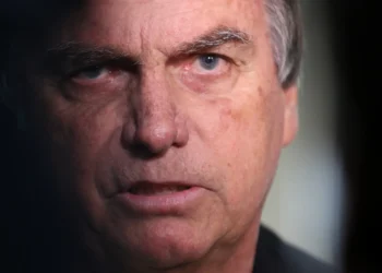 sem-anistia-para-bolsonaro?-impasse-acirra-tensao-entre-stf,-planalto-e-direita