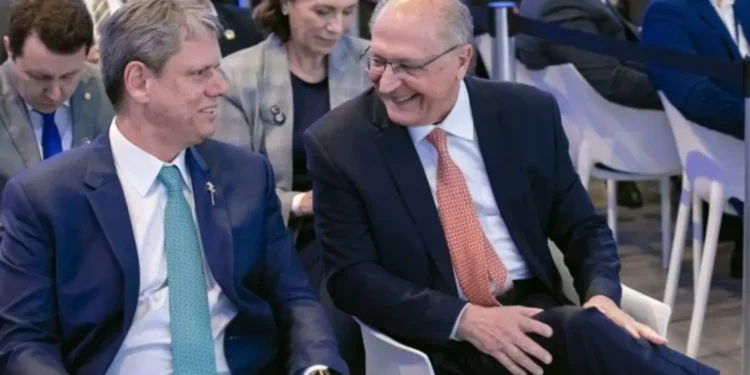 alckmin-critica-bolsonaro:-“indulto-e-golpismo-de-marcha-a-re”