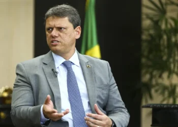 bolsonaristas-pressionam-tarcisio-por-saida-do-republicanos-do-governo-lula