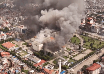 manifestacoes-violentas-tomam-a-capital-do-nepal