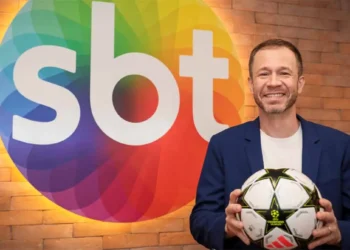 jovem-morre-apos-carro-atropelar-javali-e-capotar-na-go-213