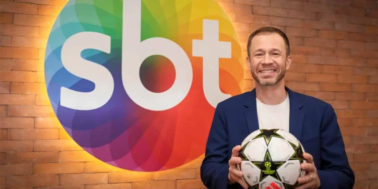 homem-arranca-mao-da-esposa-usando-foice-e-facao