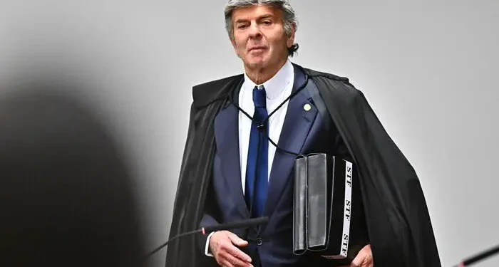 fux-vota-por-absolver-bolsonaro-de-todos-os-crimes-no-stf