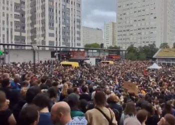 “vamos-bloquear-tudo”:-franca-protesta-contra-nomeacao-de-lecornu
