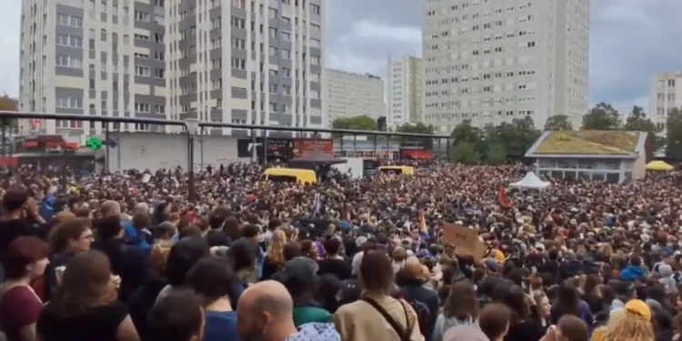 “vamos-bloquear-tudo”:-franca-protesta-contra-nomeacao-de-lecornu