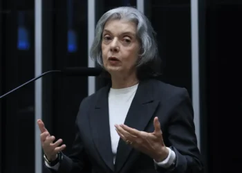 votos-de-carmen-lucia-e-zanin-devem-ser-longos,-mas-podem-ser-concluidos-nesta-quinta