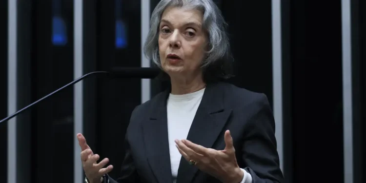 votos-de-carmen-lucia-e-zanin-devem-ser-longos,-mas-podem-ser-concluidos-nesta-quinta