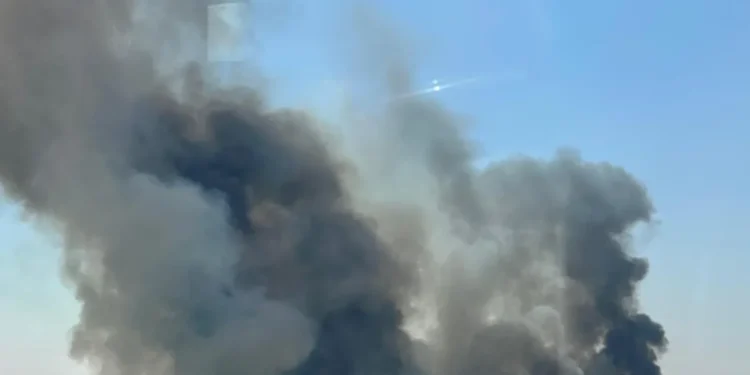 incendio-em-canavial-as-margens-da-br-060-mobiliza-bombeiros-e-causa-fumaca-na-pista