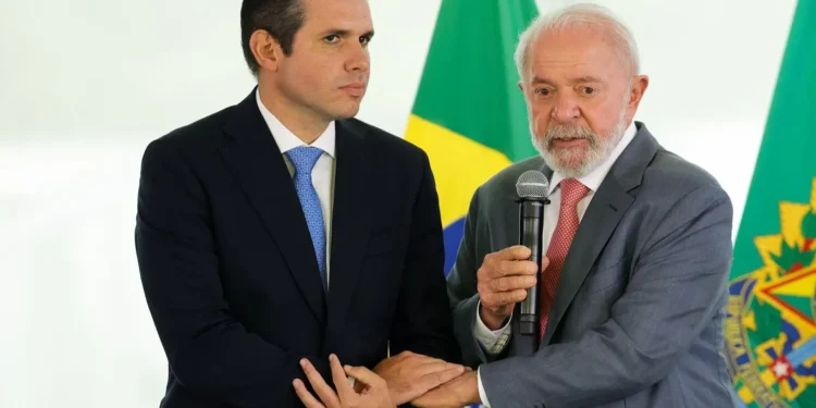 hugo-motta-participa-de-evento-com-lula-durante-pressao-por-anistia