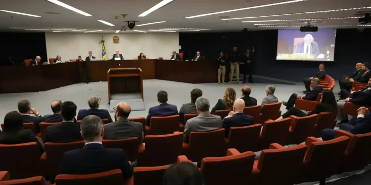 ministros-do-stf-ironizam-afirmacao-de-fux-sobre-cerceamento-de-defesa