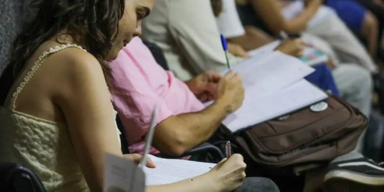 camara-dos-deputados-anuncia-concurso-com-salarios-de-ate-r$-29,4-mil