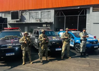 prf-e-pmgo-apreendem-drogas-escondidas-em-maquina-de-confeitaria-em-goiania