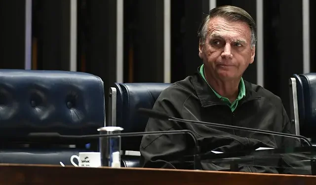 trump-diz-estar-insatisfeito-com-condenacao-de-bolsonaro