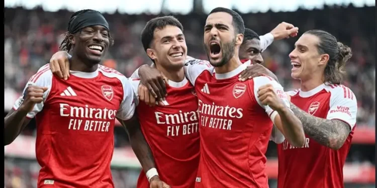 arsenal-goleia-nottingham-forest-e-assume-lideranca-provisoria-da-premier-league