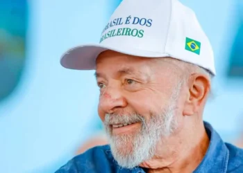 lula-diz-a-trump-que-brasil-esta-aberto-a-negociacoes-e-defende-atuacao-do-stf