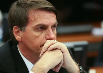 centrao-pressiona-bolsonaro-a-apoiar-tarcisio-antes-de-ir-para-prisao