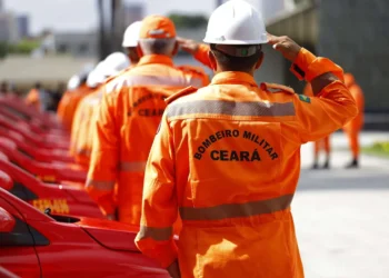 bombeiros-do-ceara-abre-concurso-com-salarios-de-ate-r$-9,4-mil