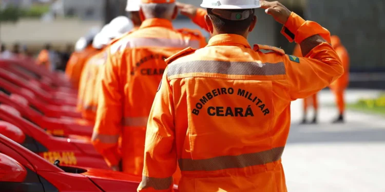 bombeiros-do-ceara-abre-concurso-com-salarios-de-ate-r$-9,4-mil