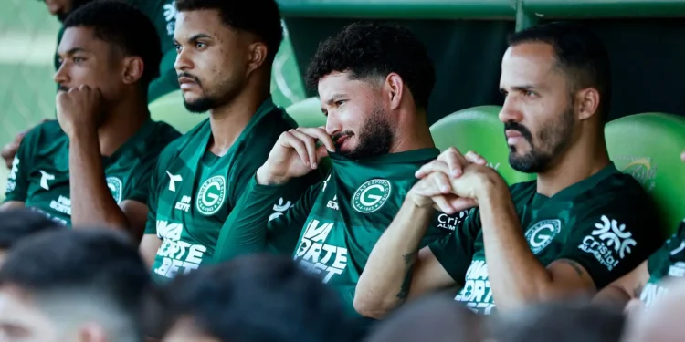 goias-tem-queda-acentuada-no-segundo-turno-da-serie-b;-veja-os-numeros