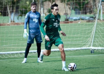 goias-pode-ter-estreia-de-reforco-como-titular-contra-o-paysandu