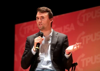 eua-adota-medidas-contra-quem-exaltar-a-morte-de-charlie-kirk