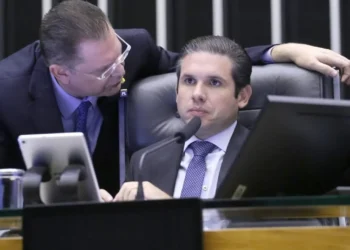 camara-aprova-pec-da-blindagem-em-1o-turno-que-condiciona-prisoes-de-parlamentares