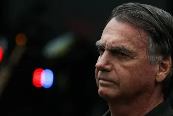 flavio-bolsonaro-relata-que-jair-bolsonaro-chegou-a-ficar-sem-respirar