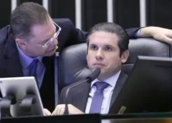 senado-gera-receio-na-oposicao-da-camara-quanto-a-aprovacao-da-pec-da-blindagem