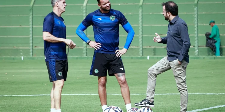 goias-avalia-rescisao-antecipada-de-contrato-de-jogador-pouco-utilizado-na-serie-b