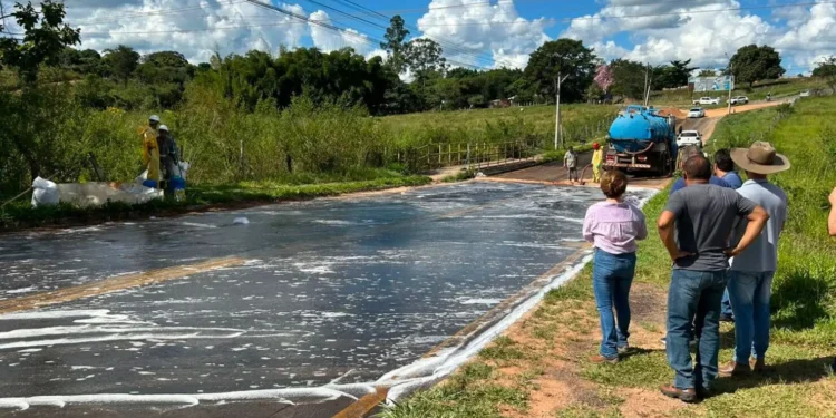 mp-go-pede-multa-milionaria-apos-vazamento-de-oleo-contaminar-corrego-em-senador-canedo