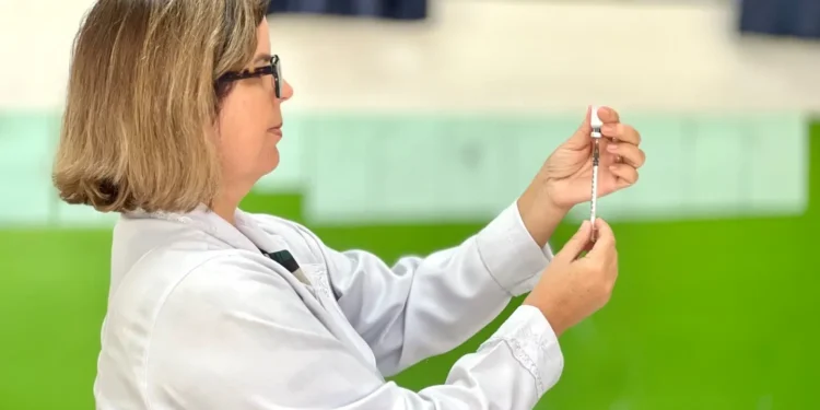 vacina-contra-vsr-sera-oferecida-pelo-sus-para-gestantes-e-bebes