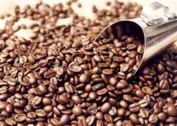 vigilancia-sanitaria-interdita-deposito-que-adulterava-cafe-com-impurezas-em-goiania