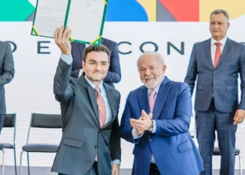 pressionado-pelo-uniao-brasil,-celso-sabino-comunica-saida-do-governo-para-lula