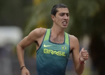 caio-bonfim-emociona-o-brasil-com-ouro-nos-20-km-da-marcha-atletica-em-toquio