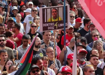 esquerda-organiza-atos-contra-pec-da-blindagem-e-anistia-em-capitais-brasileiras