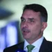 flavio-bolsonaro-atribui-ataques-a-direita-a-imprensa-mundial-em-evento-na-italia
