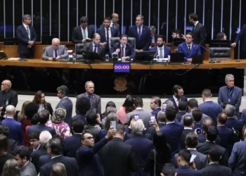 blindagem-na-camara-e-polemica-em-torno-do-uniao-brasil:-um-quebra-cabeca-perfeito