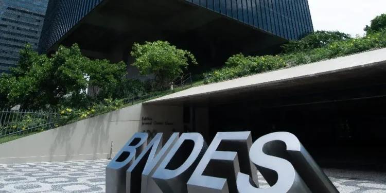 bndes-aprova-r$-1,2-bilhao-para-empresas-afetadas-por-tarifaco-dos-eua