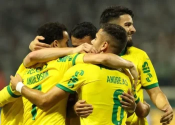 palmeiras-goleia-fortaleza-e-segue-na-caca-pela-lideranca-da-serie-a