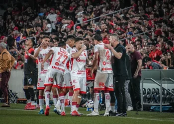 vila-nova-perde-para-o-athletico-e-engata-cinco-jogos-sem-vencer