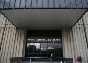 banco-central-preve-pib-de-2%-em-2025-com-efeito-do-tarifaco
