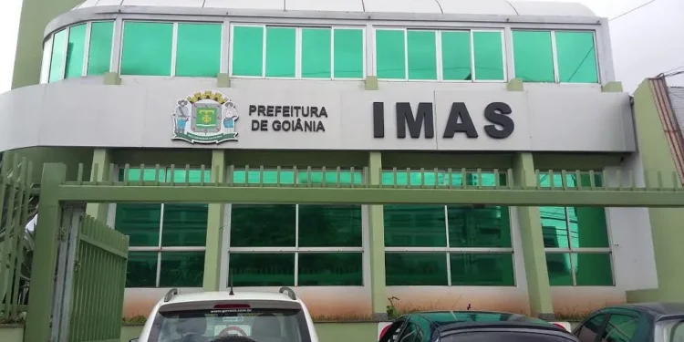 imas-deve-ser-privatizado-em-2026,-anuncia-prefeito-sandro-mabel