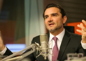 ministro-celso-sabino-pede-demissao,-mas-quer-permanecer-no-turismo-ate-cop-30